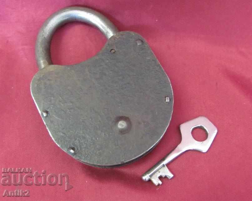 Auction  19th Century Massive Iron Door Lock, Porta