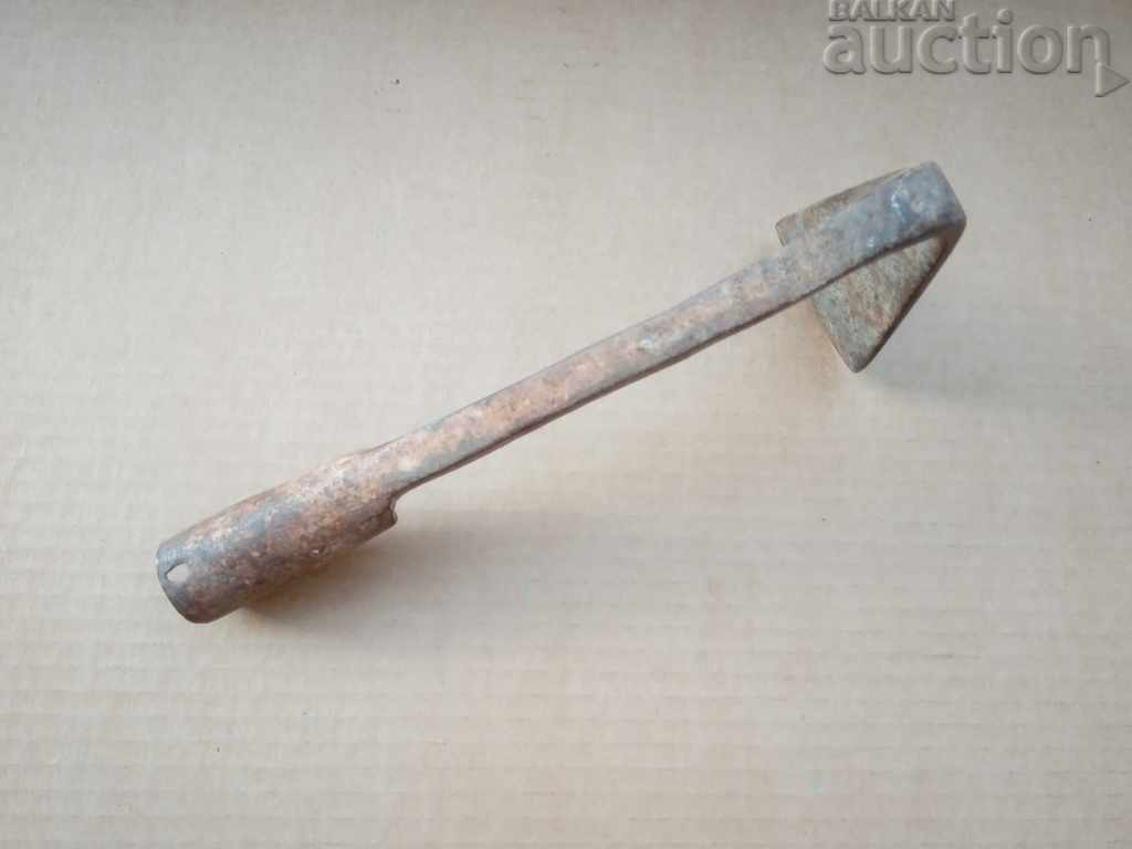 Auction  primitive chapa hoe agricultural tool wrought iron