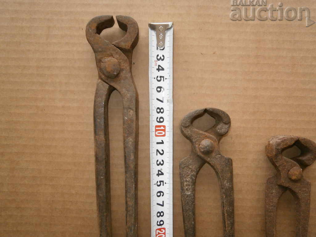 lot antique pliers tile tool with price 41.00 BGN | € 20.96 lot antique pliers tile tool with price 41.00 BGN | € 20.96
