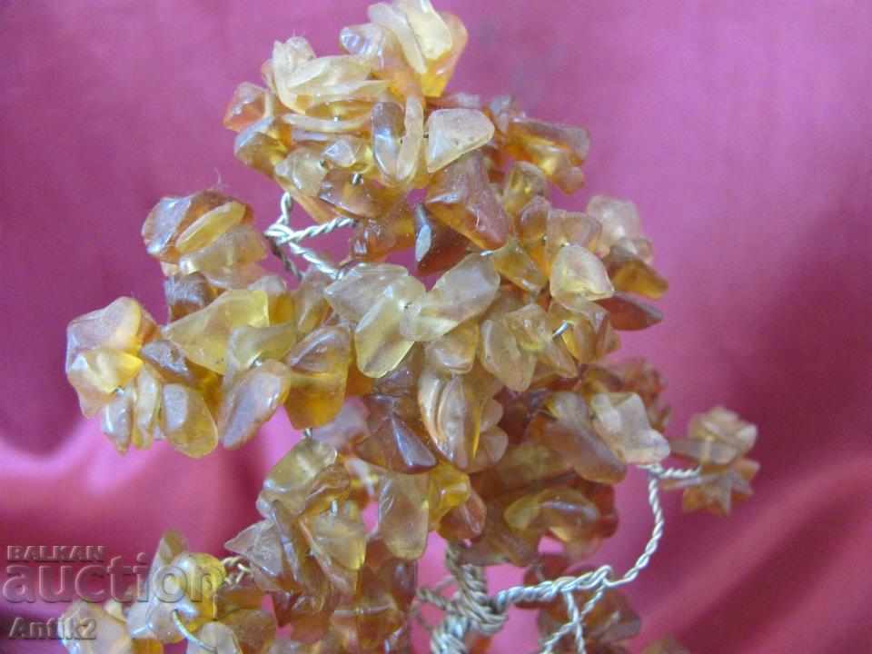 Delivery of Old Scenery Natural Raw Amber and Crushed stone