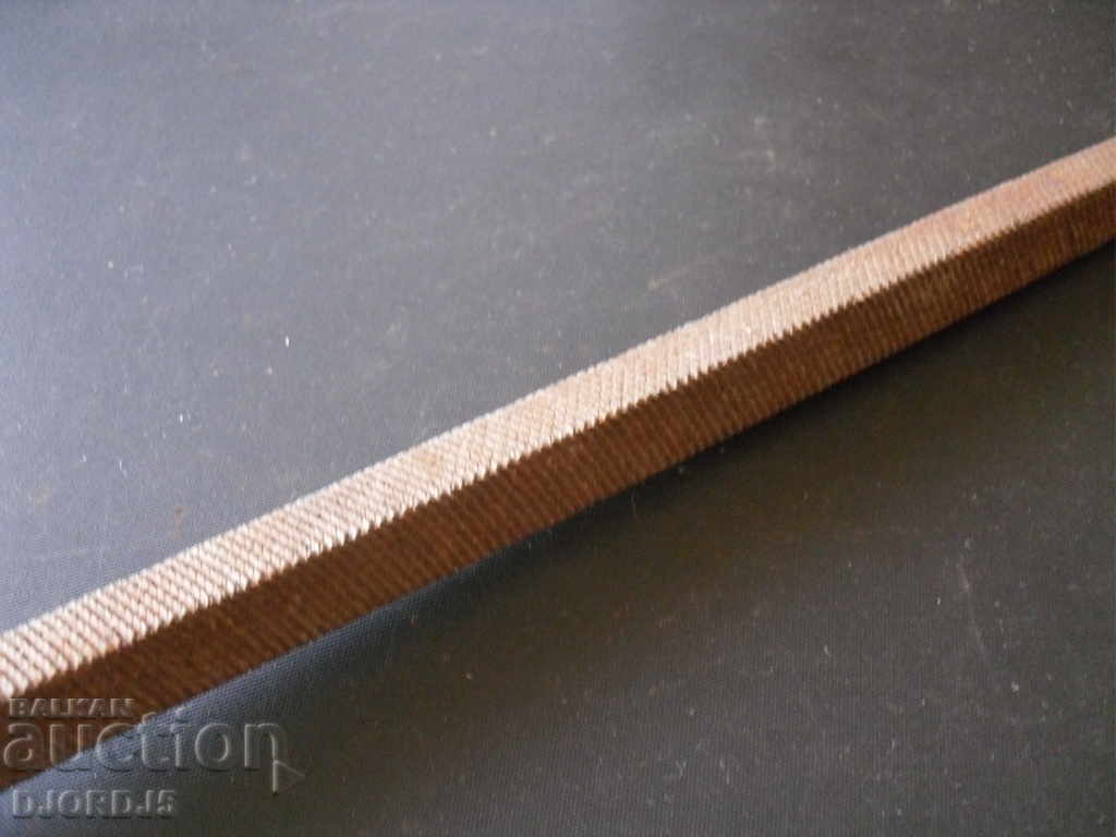 Аукцион Стара квадратна пила за желязо Аукцион Стара квадратна пила за желязо