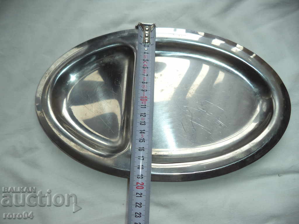 Auction PLATE - TWO Auction PLATE - TWO