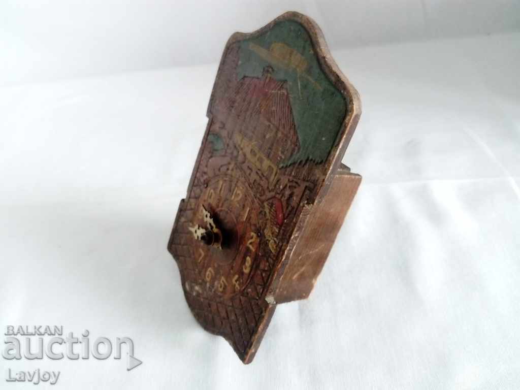 Auction Cucumber Wall Clock ---- Black Forest --- Auction Cucumber Wall Clock ---- Black Forest ---