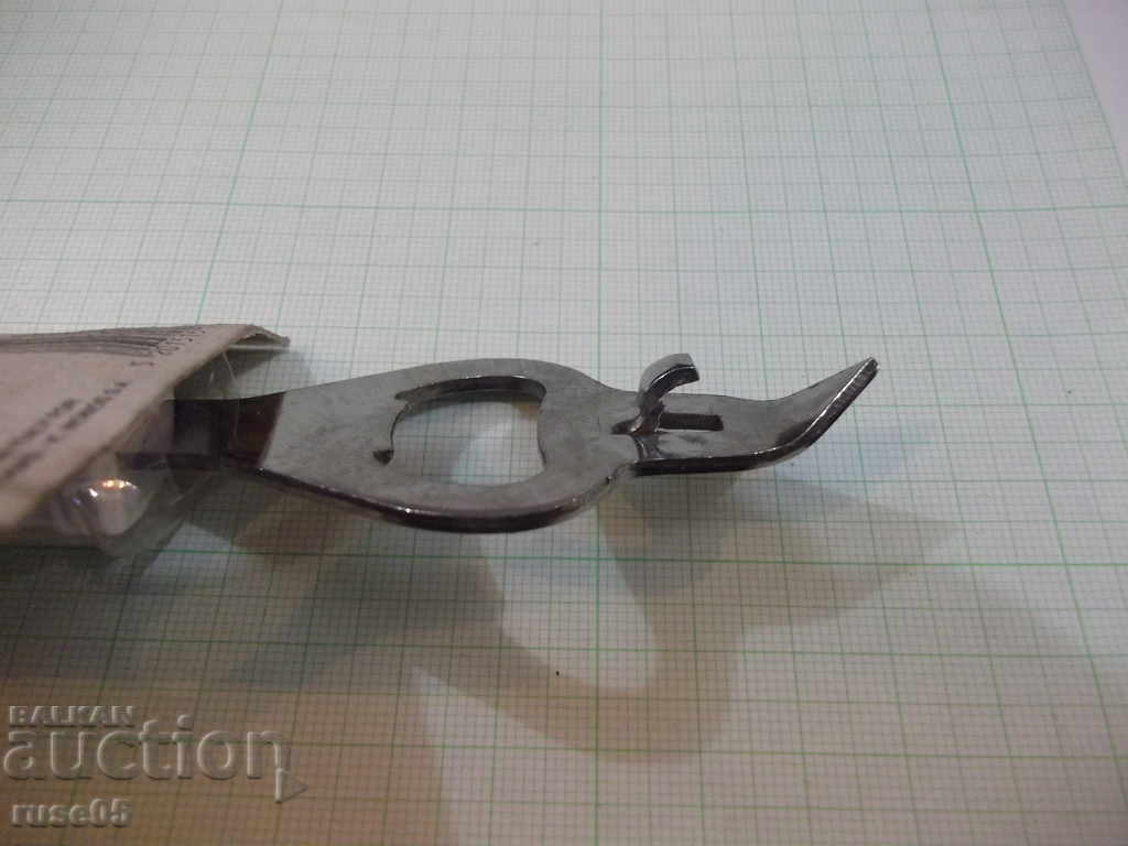 Delivery of Bottle opener Italian on bottles and canned food Delivery of Bottle opener Italian on bottles and canned food