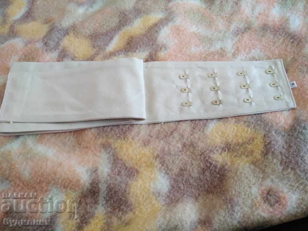 Curea lombară nouă, Mărimea M, 113cm cu preț 3.99 BGN | € 2.04