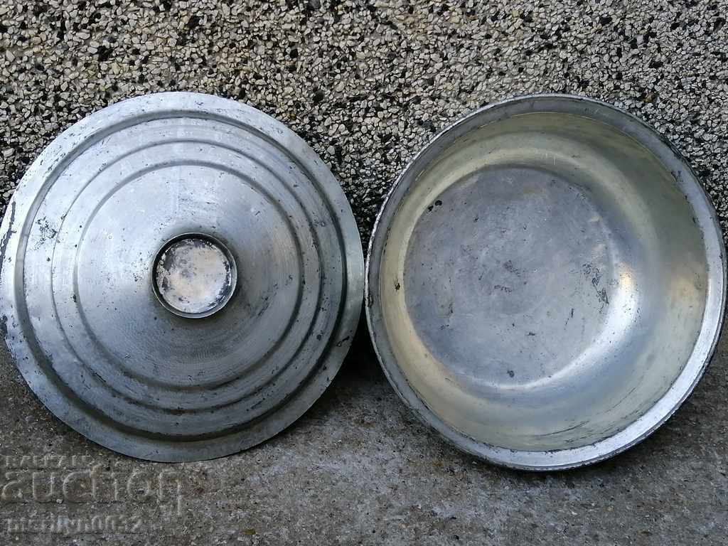 Vas de cupru cu capac de cazan din cupru de cupru cu preț 143.00 BGN | € 73.11 Vas de cupru cu capac de cazan din cupru de cupru cu preț 143.00 BGN | € 73.11