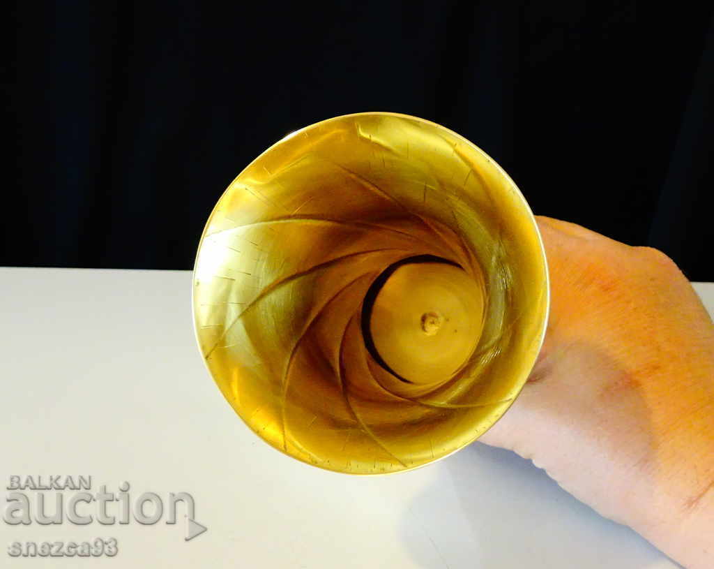 Bronze vase, napkin holder, relief, 250 gr with price 16.00 BGN | € 8.18 Bronze vase, napkin holder, relief, 250 gr with price 16.00 BGN | € 8.18