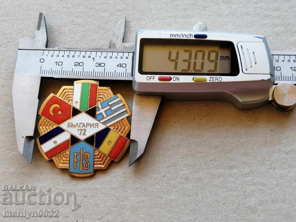 Delivery of Badge Badge Medal Badge Badge