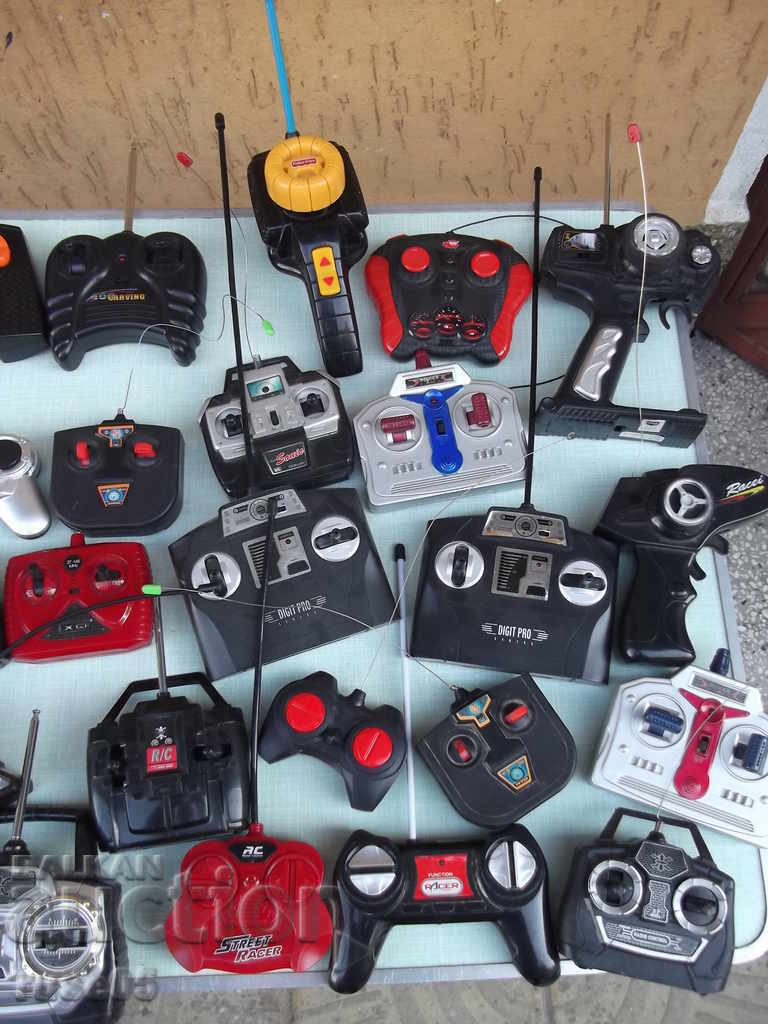 Lot de 33 buc. telecomenzi pentru jucării de mașini electrice - 6 Lot de 33 buc. telecomenzi pentru jucării de mașini electrice - 6