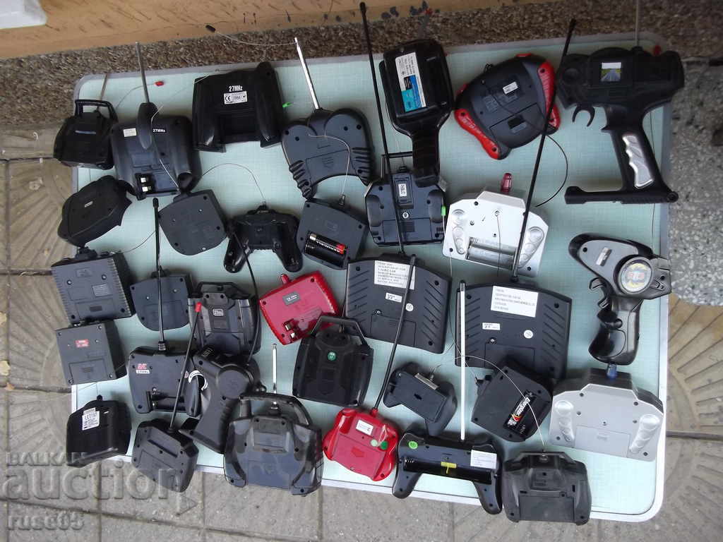 Lot de 33 buc. telecomenzi pentru jucării de mașini electrice - 7 Lot de 33 buc. telecomenzi pentru jucării de mașini electrice - 7