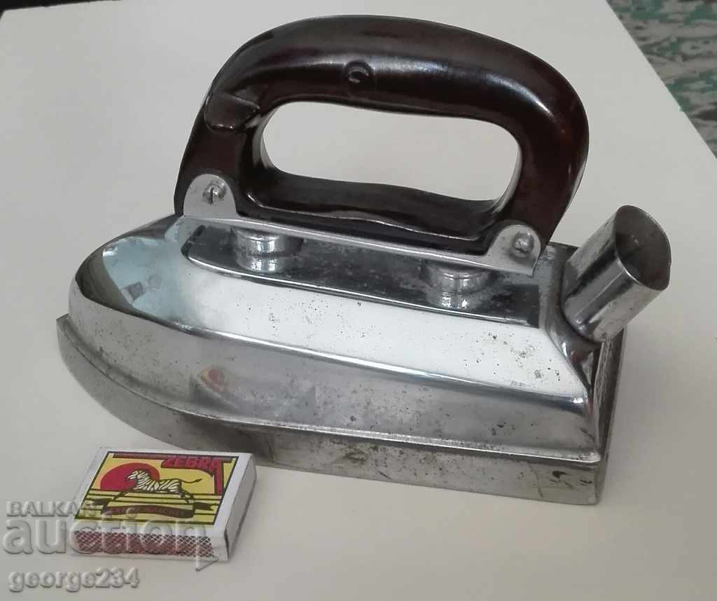 Delivery of IRON NRB 1959 UNIQUE MARKING "E". - see terms and conditions Delivery of IRON NRB 1959 UNIQUE MARKING "E". - see terms and conditions