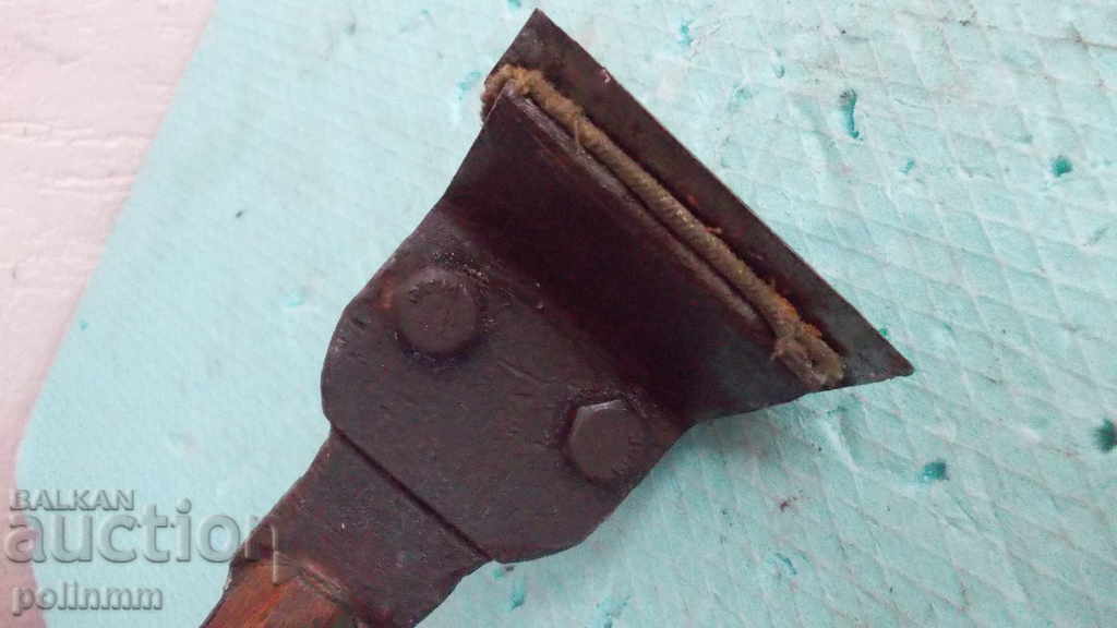 Auction An old skin tanner Auction An old skin tanner