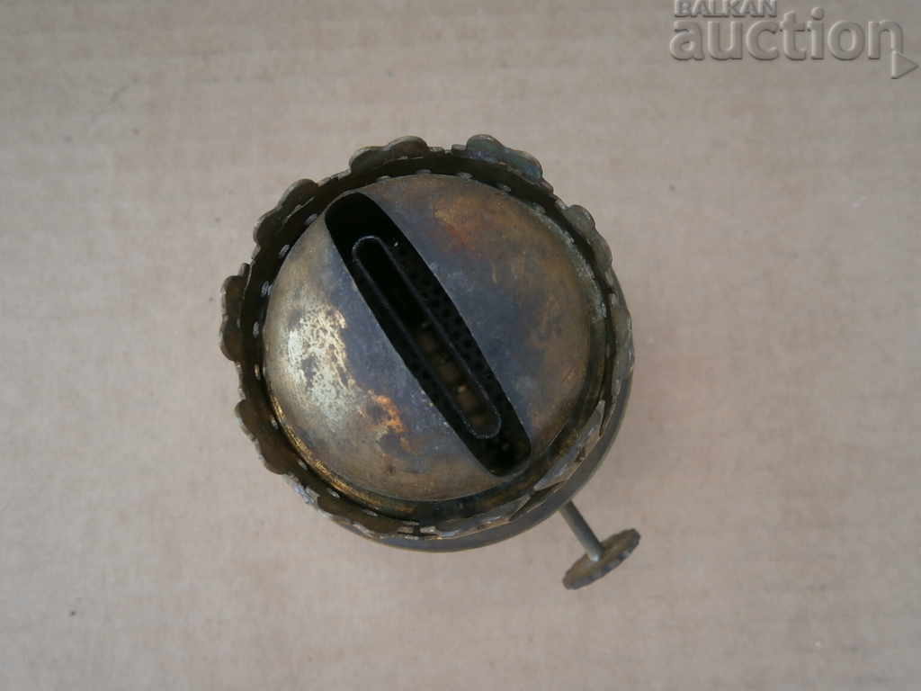 Auction machine for an old gas chandelier gas lamp or lantern Auction machine for an old gas chandelier gas lamp or lantern