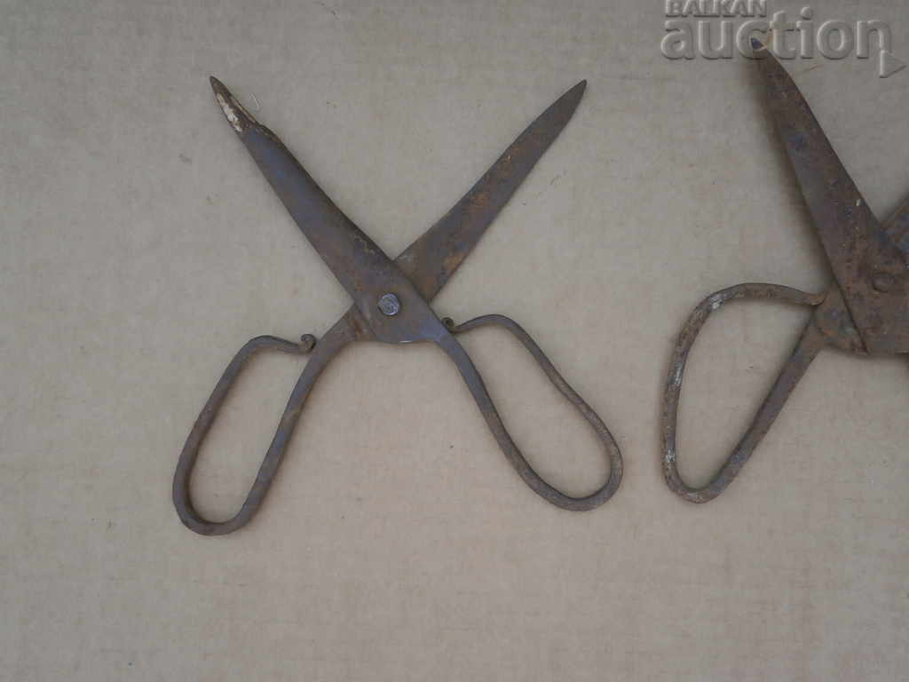 lot of ancient primitive scissors with price 41.00 BGN | € 20.96 lot of ancient primitive scissors with price 41.00 BGN | € 20.96