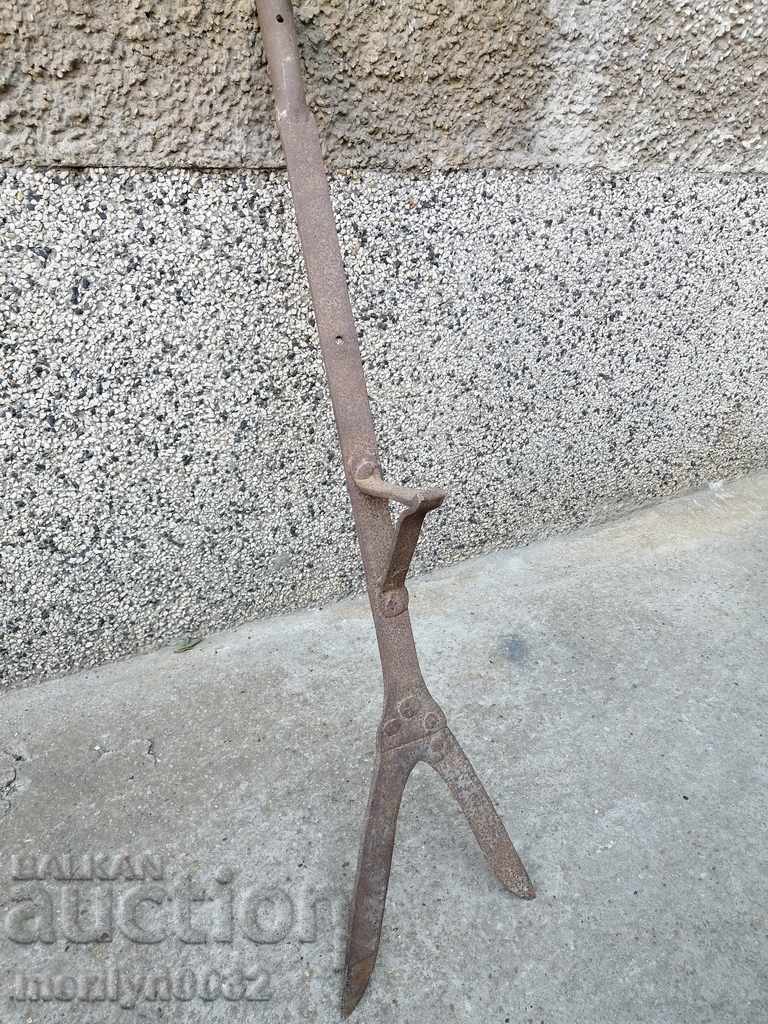 Old wrought iron tool wrought iron scissors with price 78.00 BGN | € 39.88 Old wrought iron tool wrought iron scissors with price 78.00 BGN | € 39.88