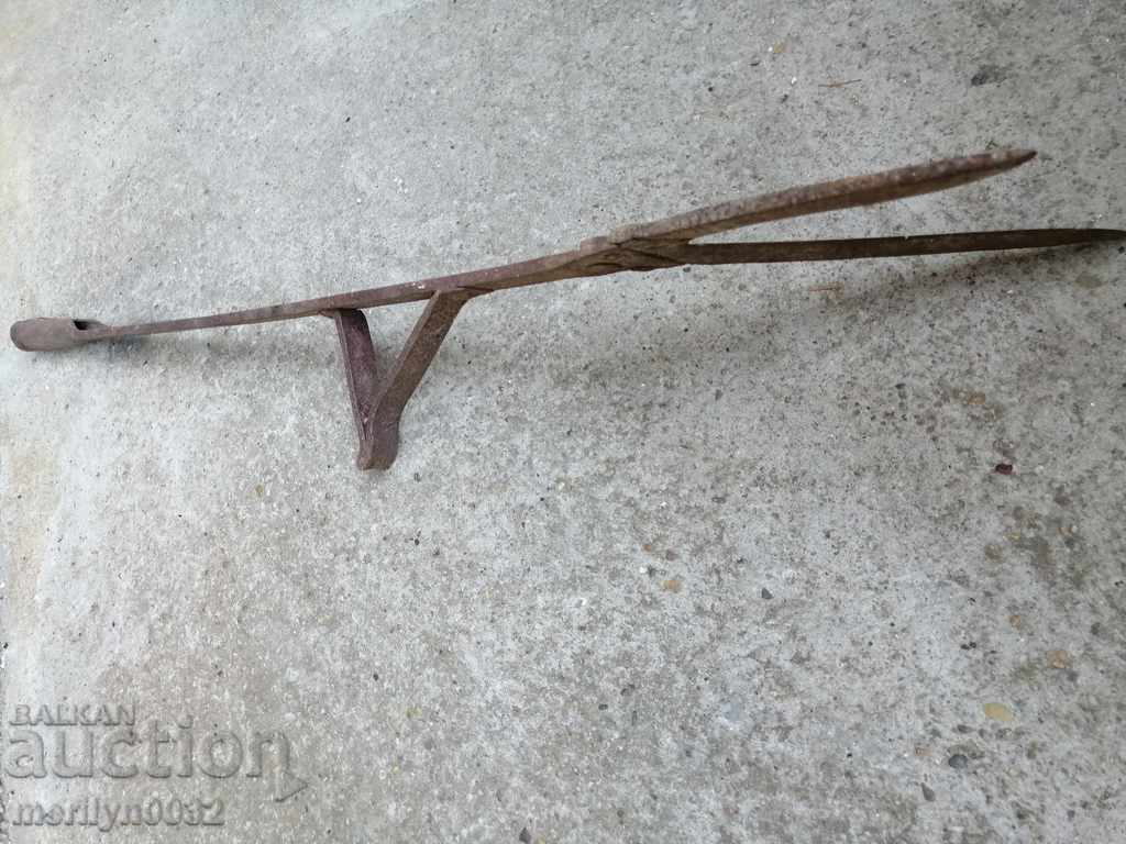 Delivery of Old wrought iron tool wrought iron scissors Delivery of Old wrought iron tool wrought iron scissors