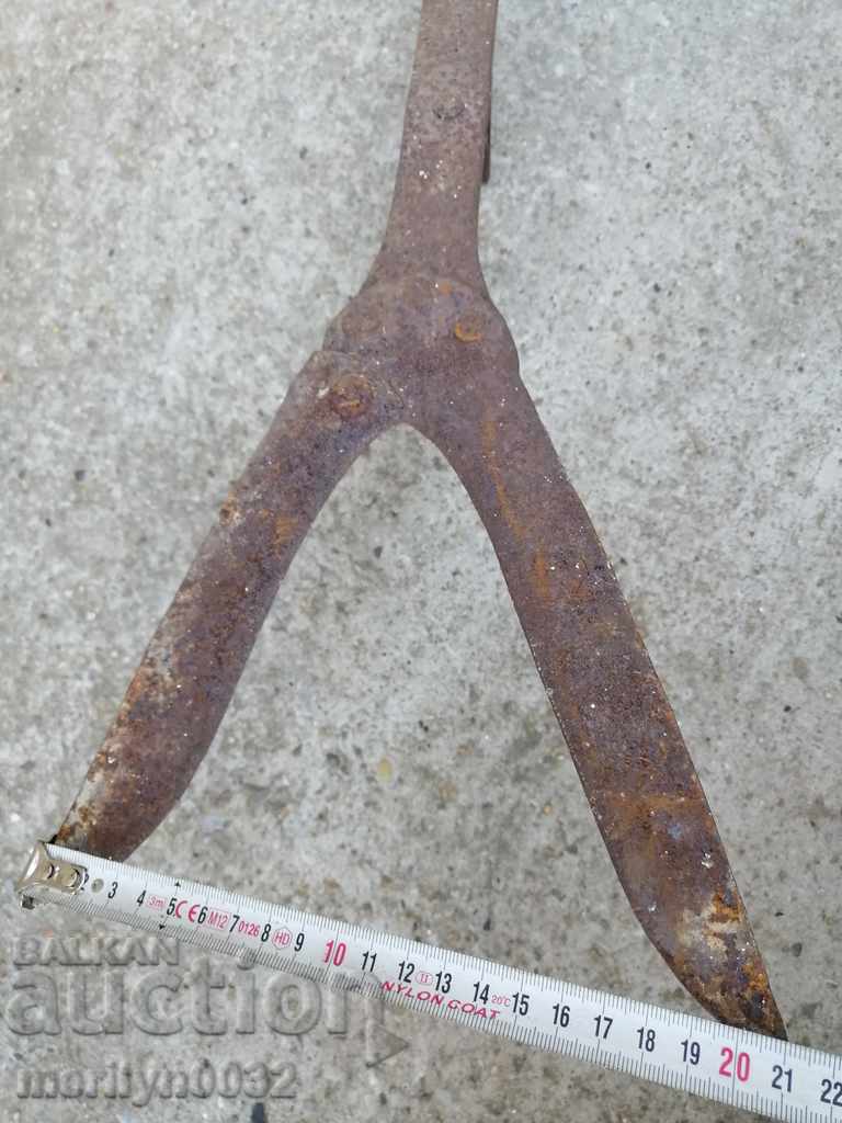 Old wrought iron tool wrought iron scissors - 6 Old wrought iron tool wrought iron scissors - 6