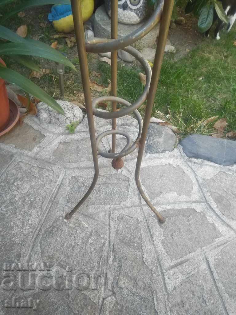 Delivery of Big candlestick