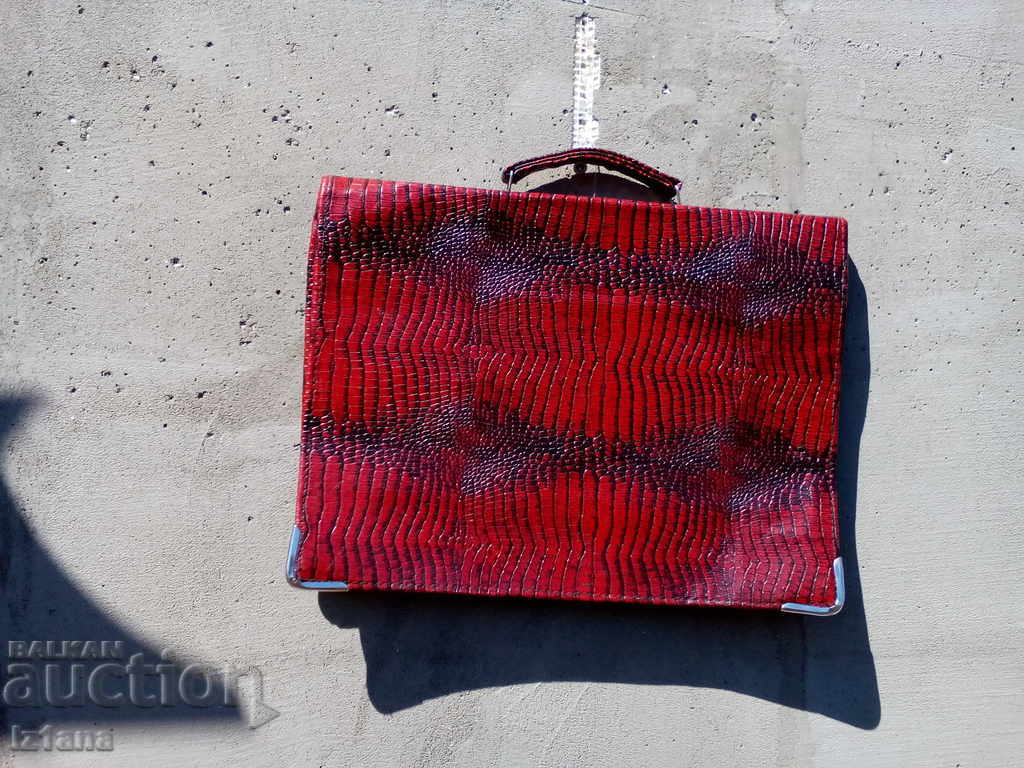 Old school bag with price 40.00 BGN | € 20.45 Old school bag with price 40.00 BGN | € 20.45