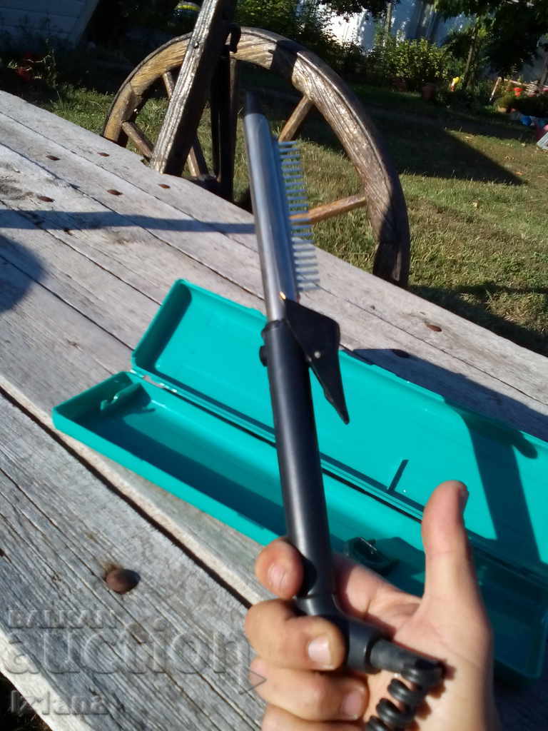 Delivery of Old electric hair brush Delivery of Old electric hair brush