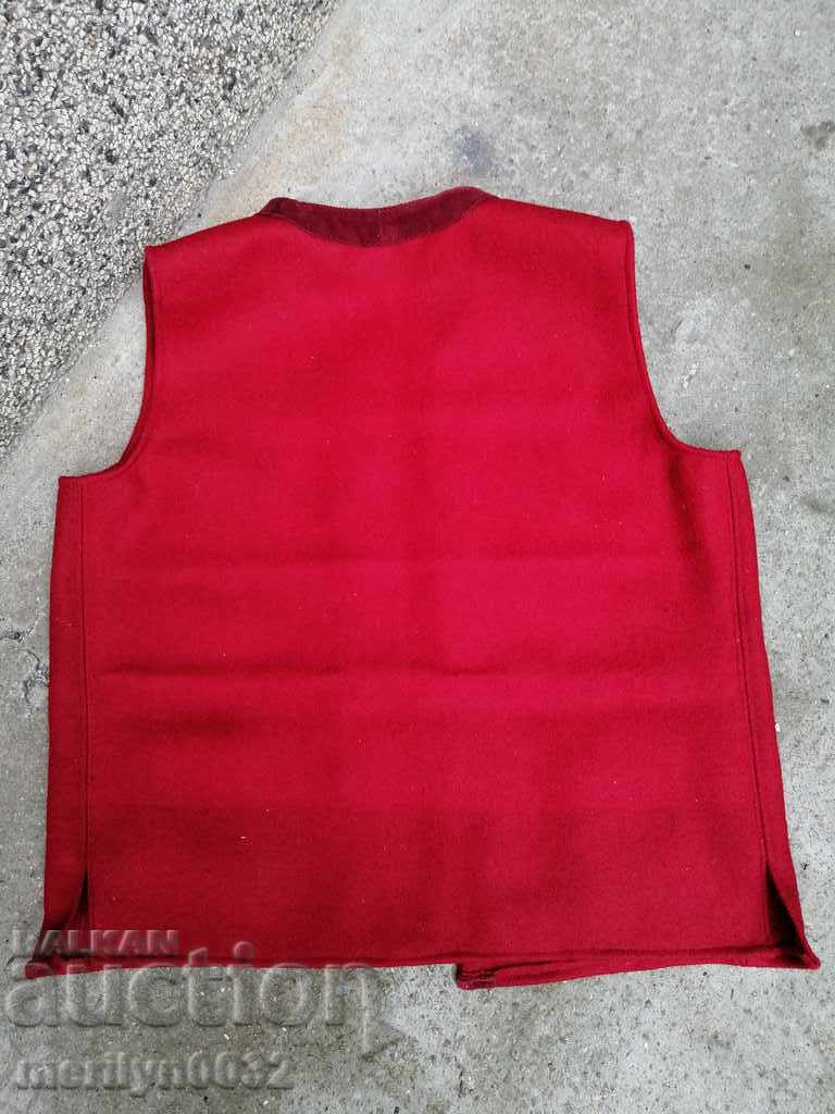 Аукцион Старо елече от носия, бродерия елек гайтан Аукцион Старо елече от носия, бродерия елек гайтан