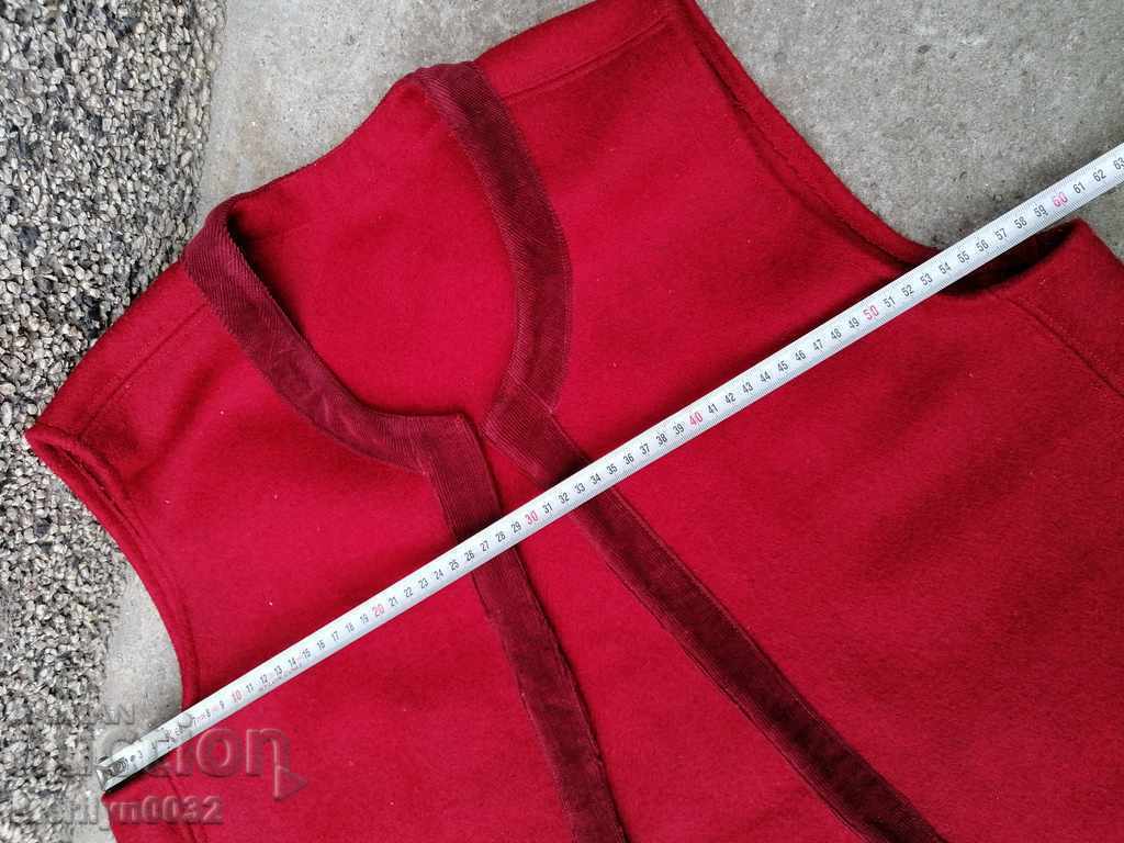 Доставка на Старо елече от носия, бродерия елек гайтан Доставка на Старо елече от носия, бродерия елек гайтан