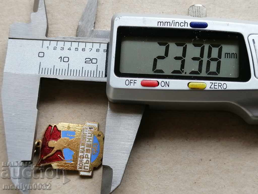 Delivery of Breastplate Women's Conference Champions Medal Badge Delivery of Breastplate Women's Conference Champions Medal Badge