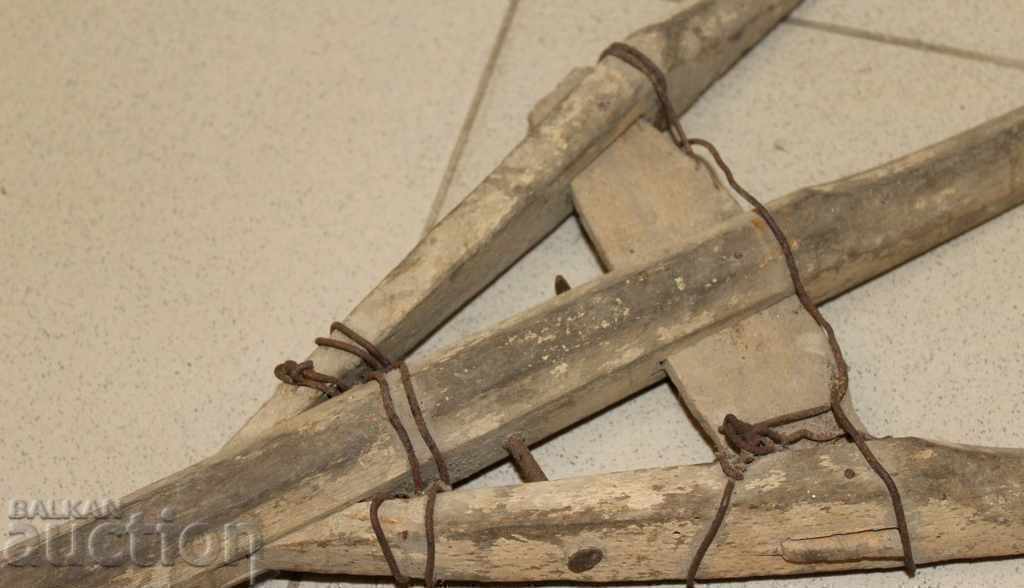 Delivery of . OLD LARGE WOODEN VILLA TRIZUBA TOOL SHOVEL Delivery of . OLD LARGE WOODEN VILLA TRIZUBA TOOL SHOVEL