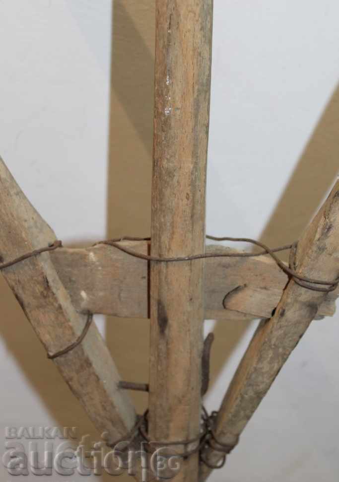 . OLD LARGE WOODEN VILLA TRIZUBA TOOL SHOVEL - 6 . OLD LARGE WOODEN VILLA TRIZUBA TOOL SHOVEL - 6