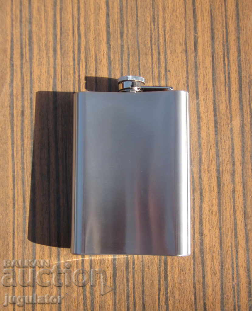 Auction new metal pocket for alcohol with skull and bone Auction new metal pocket for alcohol with skull and bone