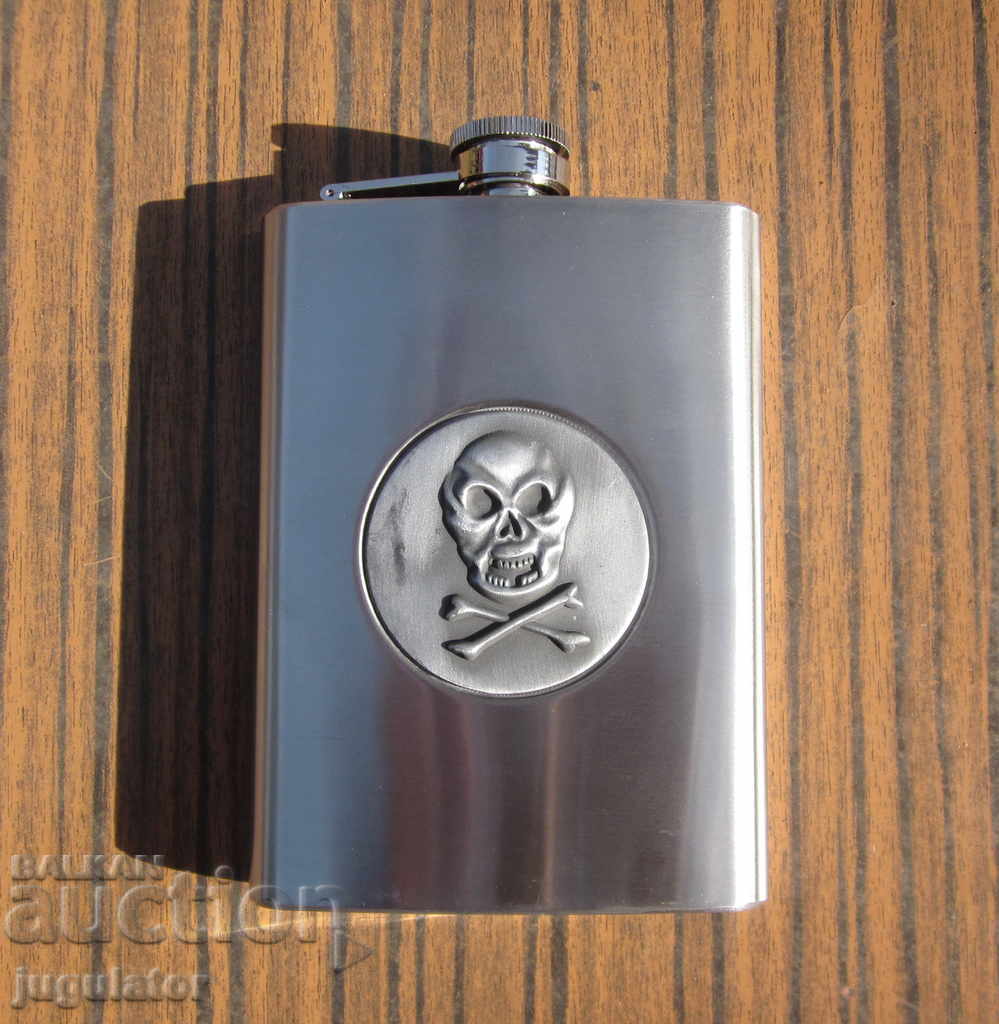 new metal pocket for alcohol with skull and bone