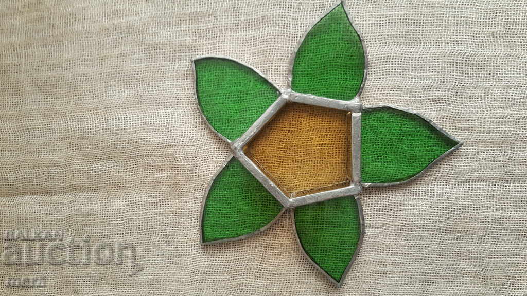 Delivery of Design vessels of colored glass and metal Delivery of Design vessels of colored glass and metal