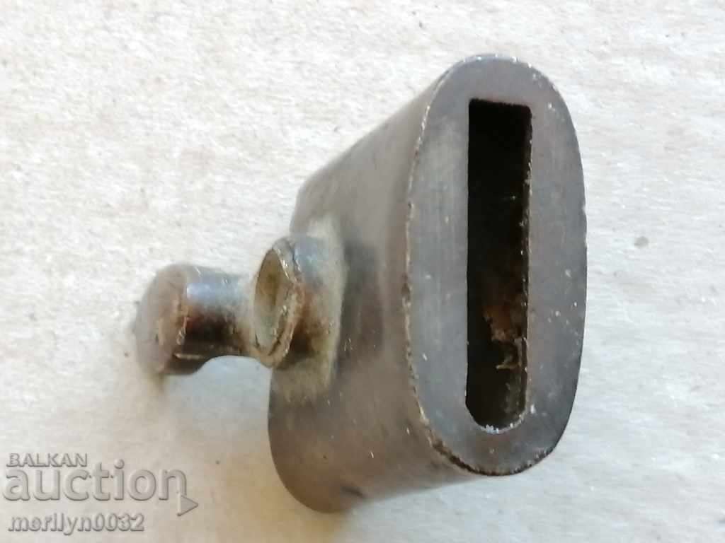 Delivery of Manliher Kirkano Flatbed Nail Bracket Delivery of Manliher Kirkano Flatbed Nail Bracket