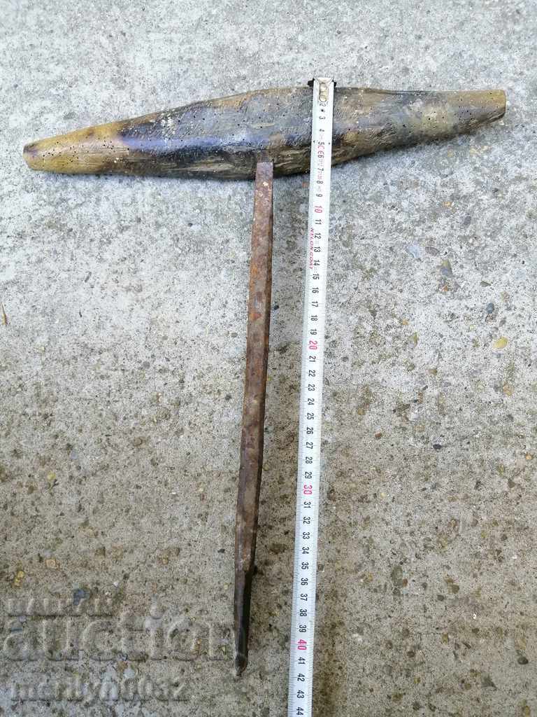 Livrarea Mașină de tăiat lemne vechi, tocător, sculă, sculă Livrarea Mașină de tăiat lemne vechi, tocător, sculă, sculă