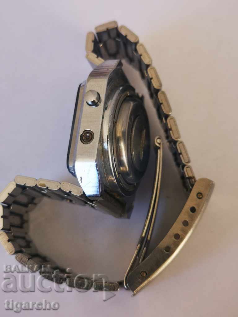 Auction Electronics 5 Auction Electronics 5