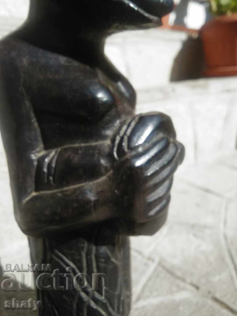 O figură veche de abanos. Sculptura din lemn. cu preț 50.00 BGN | € 25.56 O figură veche de abanos. Sculptura din lemn. cu preț 50.00 BGN | € 25.56