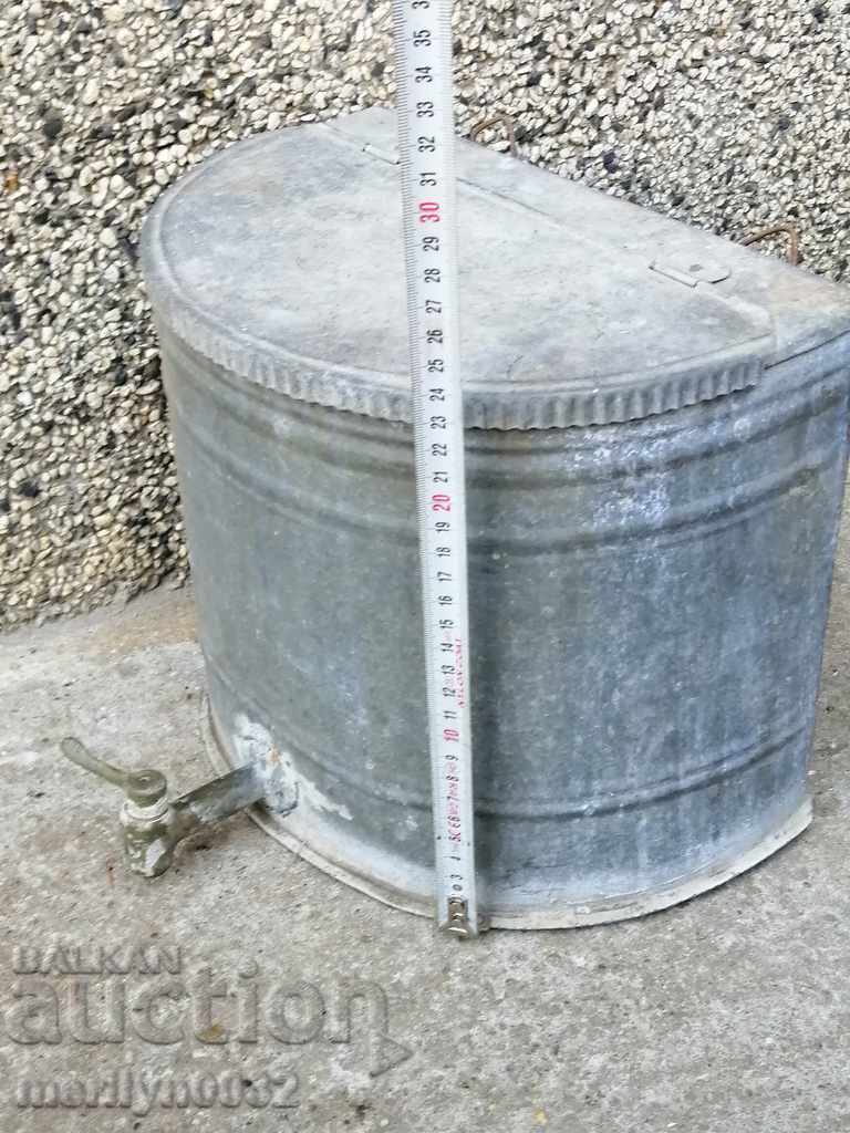 Παράδοση Νιπτήρας, εξοχικό νεροχύτη, δοχείο νερού