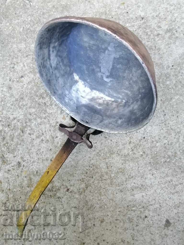 An old copper pan, a baker, a tray, a copper pot - 5 An old copper pan, a baker, a tray, a copper pot - 5