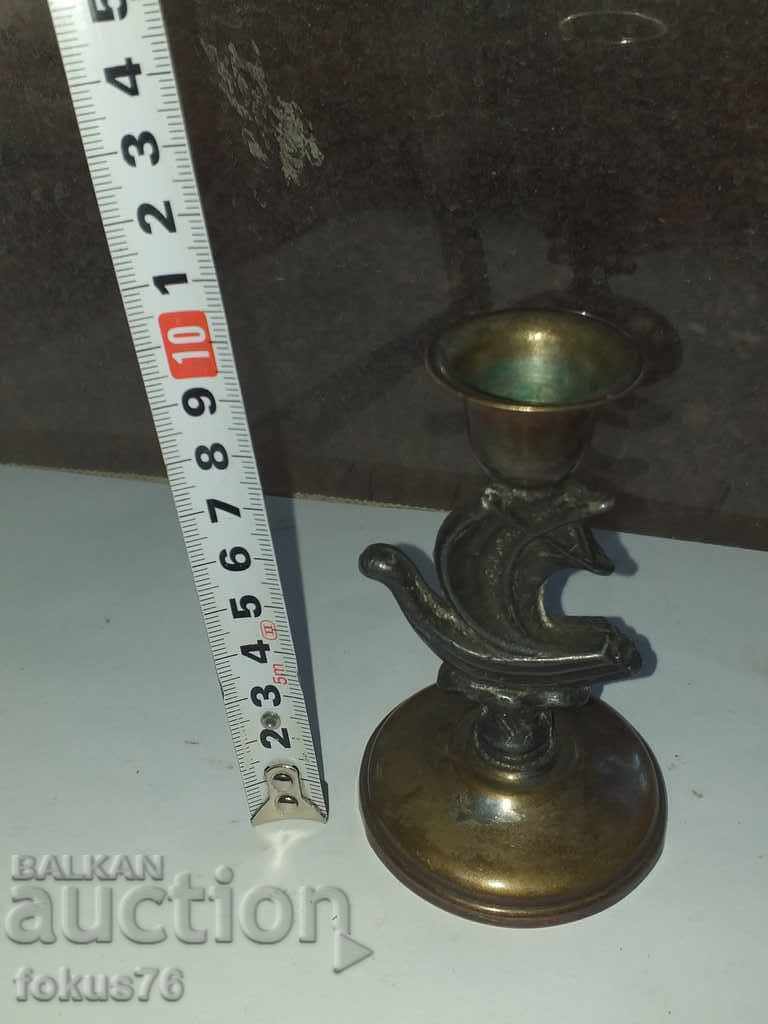 Delivery of OLD BRONZE CANDLESTICK WITH ORAMENTS Delivery of OLD BRONZE CANDLESTICK WITH ORAMENTS