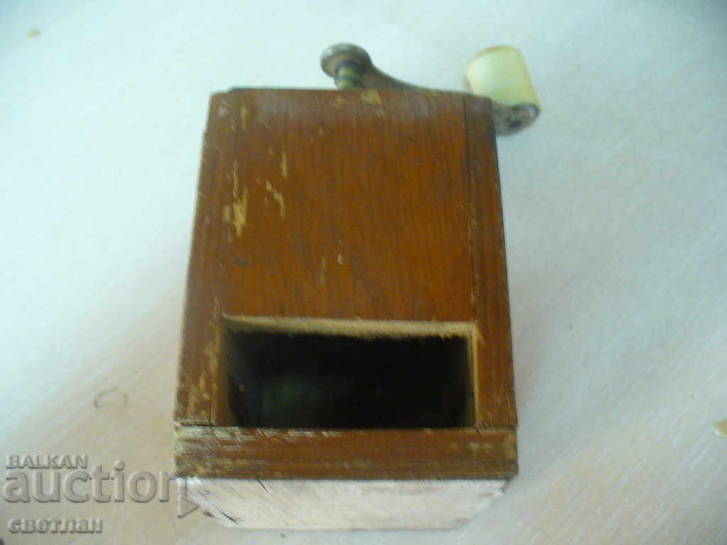 Auction OLD COFFEE MACHINE Auction OLD COFFEE MACHINE