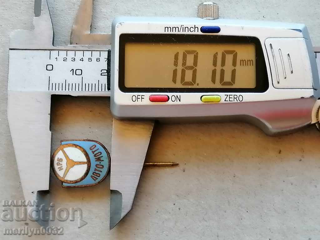 Delivery of Badge AUTO MOTO NRB badge badge Delivery of Badge AUTO MOTO NRB badge badge