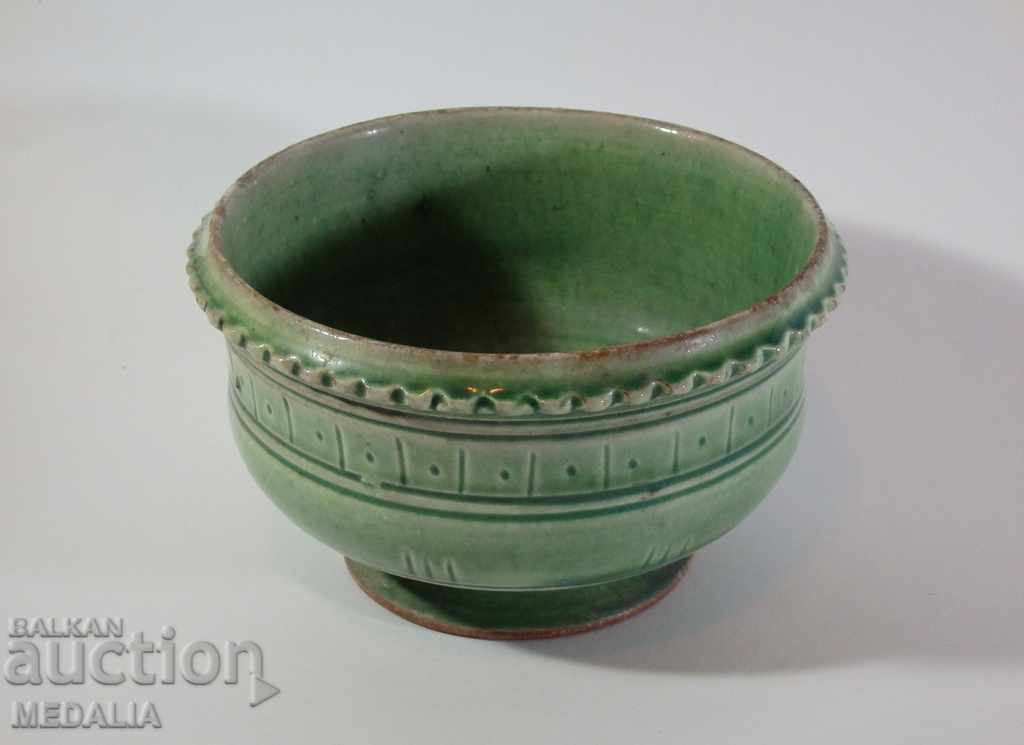 Delivery of Georgi Bakardzhiev-lot-two bowls-ceramics-signed Delivery of Georgi Bakardzhiev-lot-two bowls-ceramics-signed