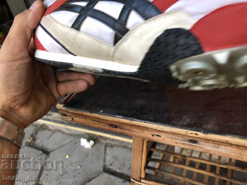 10083. ASIX BUTTON FOOTBALL SHOES 48 ASICS NUMBER - 5 10083. ASIX BUTTON FOOTBALL SHOES 48 ASICS NUMBER - 5