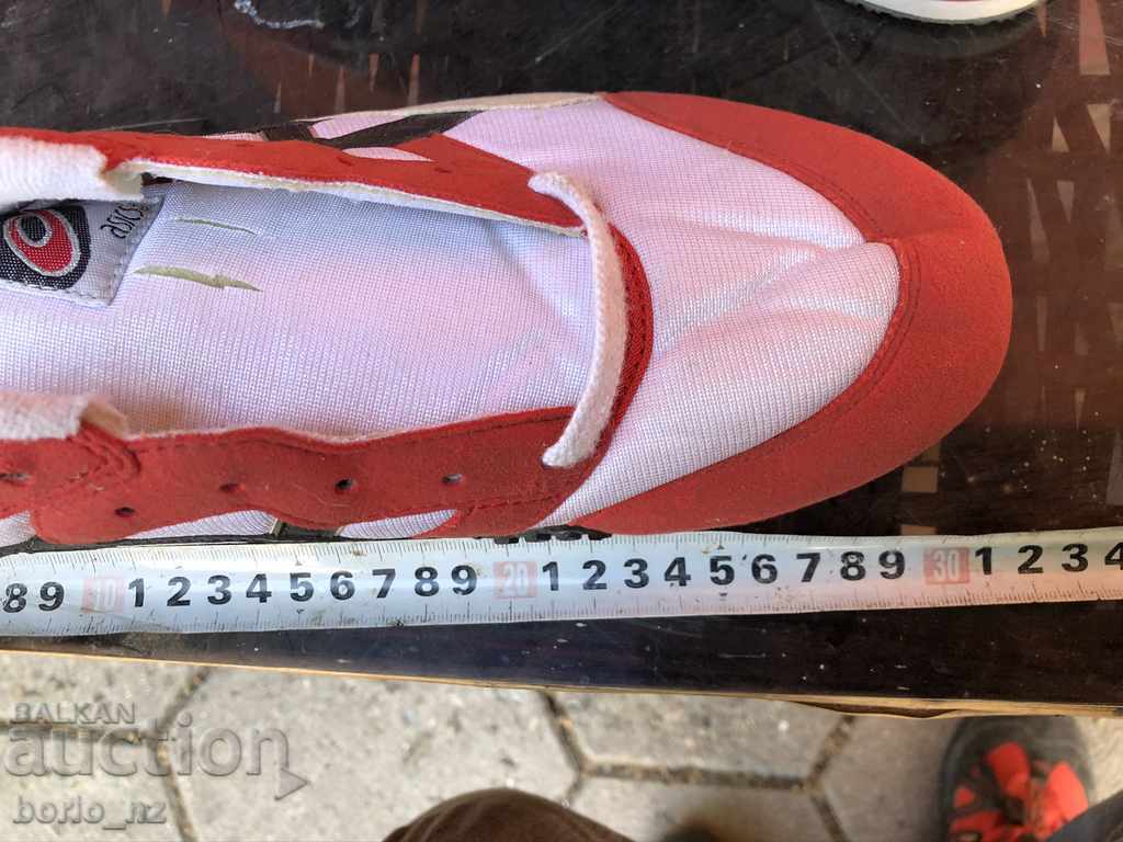 10083. ASIX BUTTON FOOTBALL SHOES 48 ASICS NUMBER - 6 10083. ASIX BUTTON FOOTBALL SHOES 48 ASICS NUMBER - 6