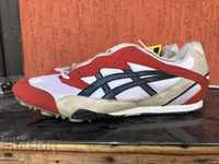 10083. ASIX BUTTON FOOTBALL SHOES 48 ASICS NUMBER