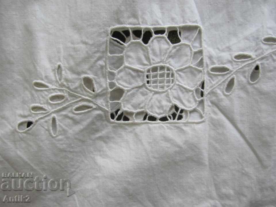 Pantaloni de damă în stil victorian din secolul al XIX-lea, cu broderie tăiată cu preț 90.00 BGN | € 46.02 Pantaloni de damă în stil victorian din secolul al XIX-lea, cu broderie tăiată cu preț 90.00 BGN | € 46.02