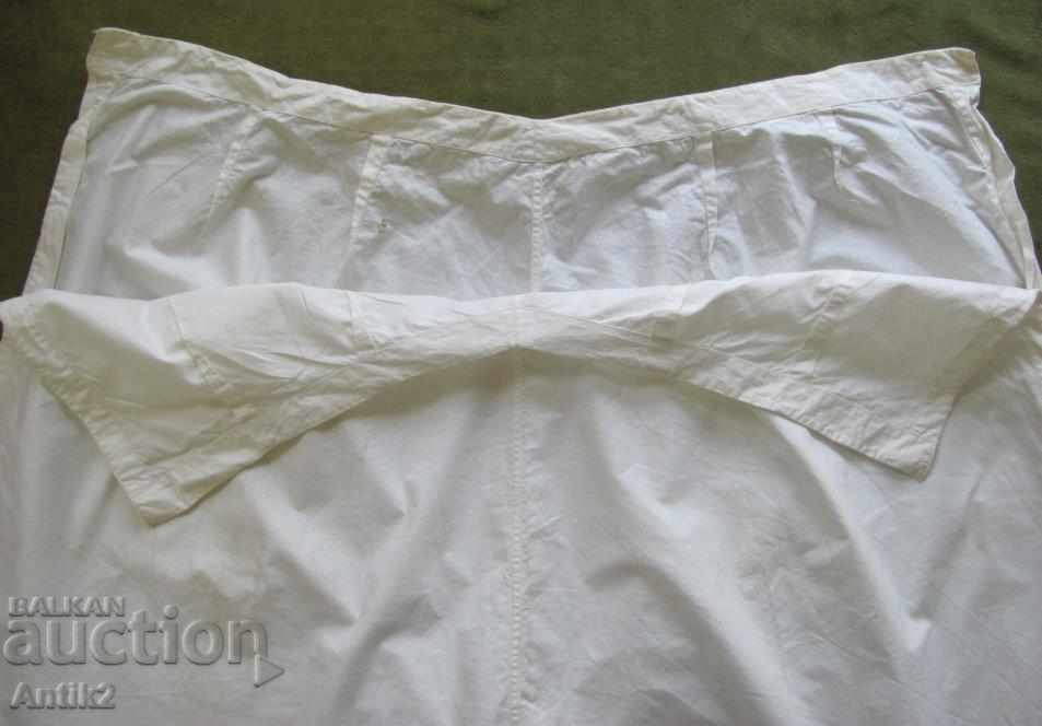 Licitație Pantaloni de damă în stil victorian din secolul al XIX-lea, cu broderie tăiată Licitație Pantaloni de damă în stil victorian din secolul al XIX-lea, cu broderie tăiată