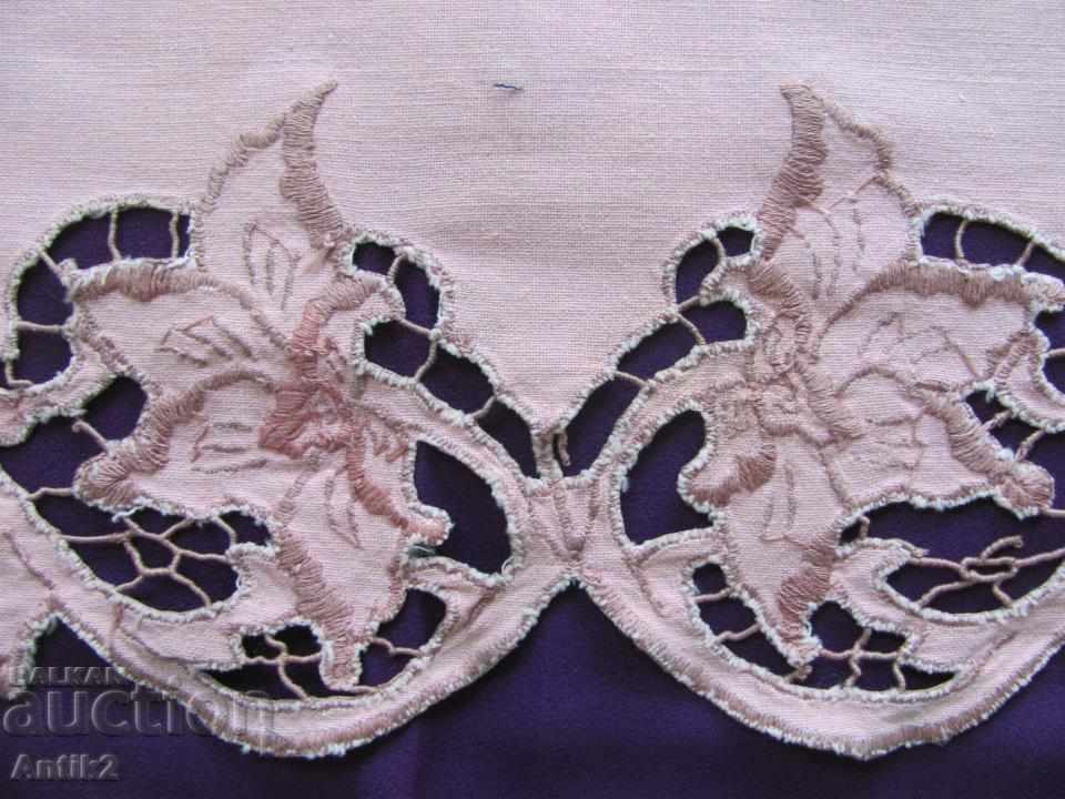 Auction Old Tablecloth, square cut embroidery Auction Old Tablecloth, square cut embroidery