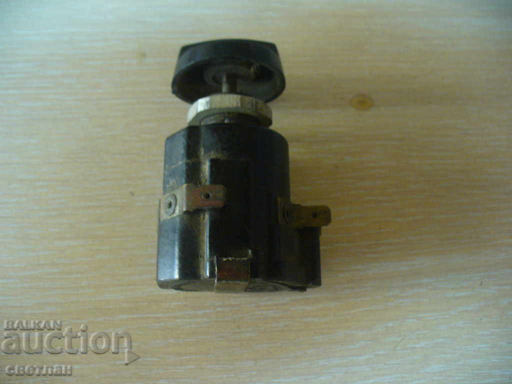 LIGHT KEY TO DAMAGE 100S with price 10.00 BGN | € 5.11