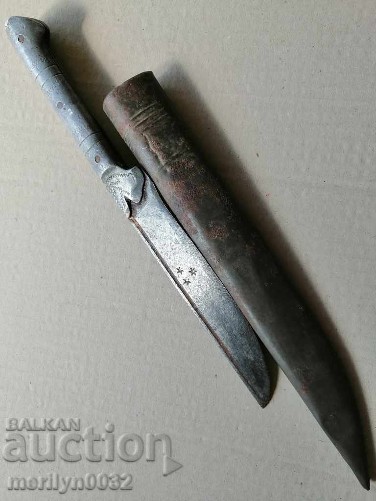 Cuțit vechi cu cuțitul Kaniya Gabrovo Karakulak cu preț 225.00 BGN | € 115.04 Cuțit vechi cu cuțitul Kaniya Gabrovo Karakulak cu preț 225.00 BGN | € 115.04